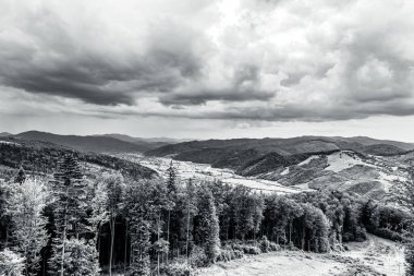 Dağların güzel manzarası