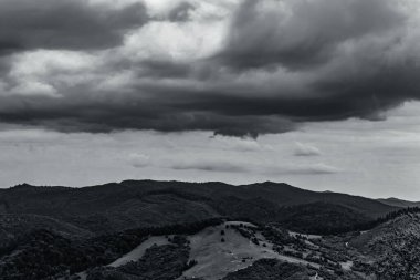 Bulutlu güzel manzara