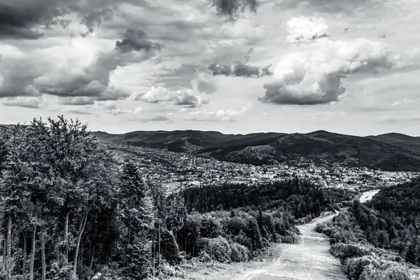 Dağların güzel manzarası