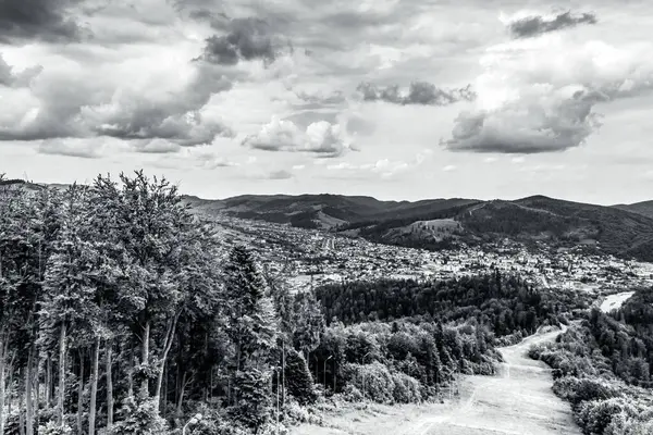 Dağların güzel manzarası