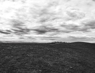 Bulutlu gökyüzü ile güzel bir manzara