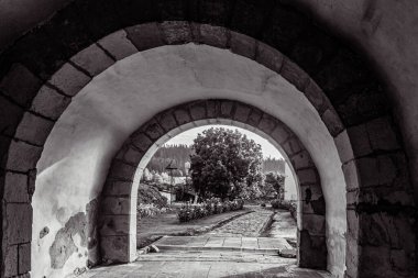 Şehrin eski taş köprüsü