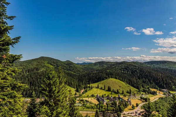 Yazın Karpat Dağları 'nın hava manzarası