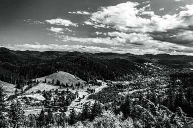 Colorado 'daki siyah ve beyaz dağ manzarası