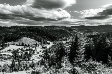 Dağların güzel manzarası