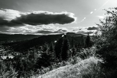 Dağlı güzel bir manzara.