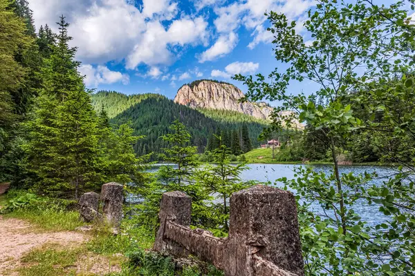 Göl manzarası, dolomitler, İtalya