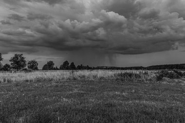 Fırtına bulutları alanları üzerinde