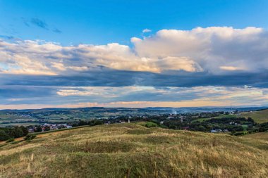 Karpat Dağları'nda güzel gün batımı