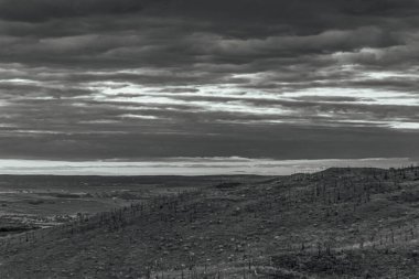 Pencereden dağa olan manzara