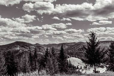 Dağların güzel manzarası