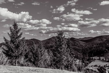 Dağların güzel manzarası