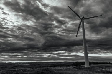 Rüzgar türbini sahada