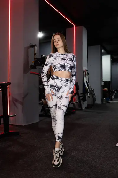 Modern Spor Salonunda Fitness Kadın Eğitimi 