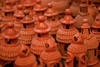 El yapımı seramik kil kahverengi terracotta..