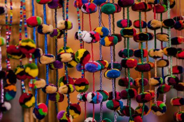 Guatemala şehrinde Mayalar tarafından el yapımı kemerler..