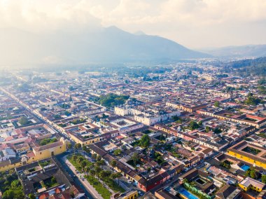 Antigua Guatemala, Guatemala 'nın panoramik manzarası..