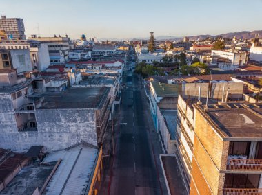 Guatemala 'nın Tarih Merkezi' nin havadan görünüşü. Çok çeşitli mimarisi olan güzel bir manzara..