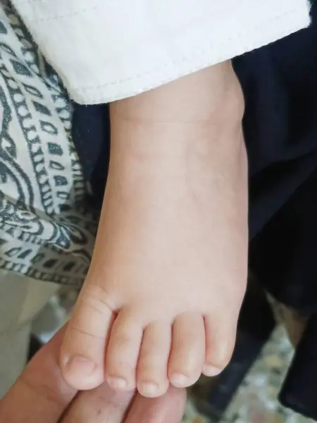 tatlı bebek ayak 