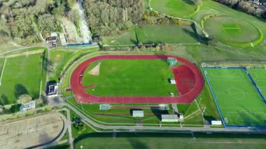 İz ve Alan Yarışı Rayları 400 metre aşağıdaki havadan izleme