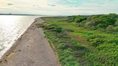Hava Aracı Deniz Kıyısı Yükseliyor