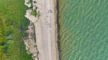 Hava Aracı Kuşları 'nın Gözü Deniz Kıyısı ve Doğa Aşağıya Gidiyor