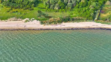 Kuşların Göz İHA 'sı kıyı şeridini vurdu. Baharda yeşillikler sönecek.