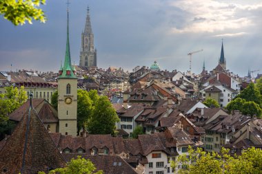 30 Mayıs 2023, Bern, İsviçre. Nydeggkirche çan kulesi. Yüksek kalite fotoğraf