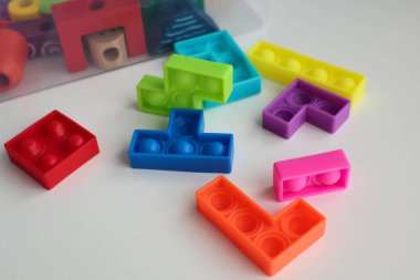 Renkli Tetris Şeklinde Popüler Çocuklar için Fidget Oyuncakları