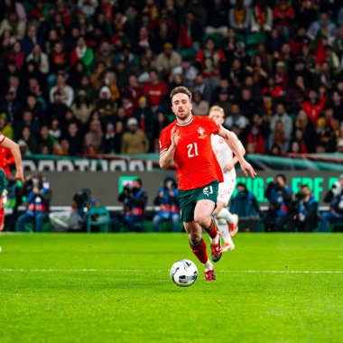 Lizbon, Portekiz. 23 Mart 2025. UEFA Uluslar Ligi: Portekiz - Danimarka. Portekiz 'in saldırısında Diogo Jota Ball kontrolü