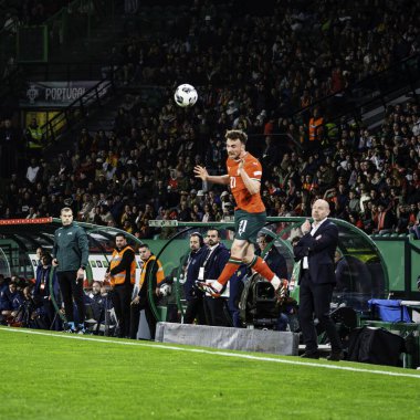 Lizbon, Portekiz. 23 Mart 2025. UEFA Uluslar Ligi: Portekiz Danimarka 'ya karşı. Portekiz saldırısında Gonalo Ramos Ball kontrolü