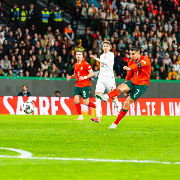 Lizbon, Portekiz. 23 Mart 2025. UEFA Uluslar Ligi: Portekiz - Danimarka. Cristiano Ronaldo Danimarka 'dan gol attı