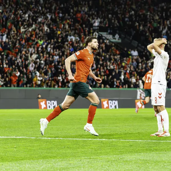 Lizbon, Portekiz. 23 Mart 2025. UEFA Uluslar Ligi: Portekiz-Danimarka maçı. Ruben Dias gol Portekiz kutlaması