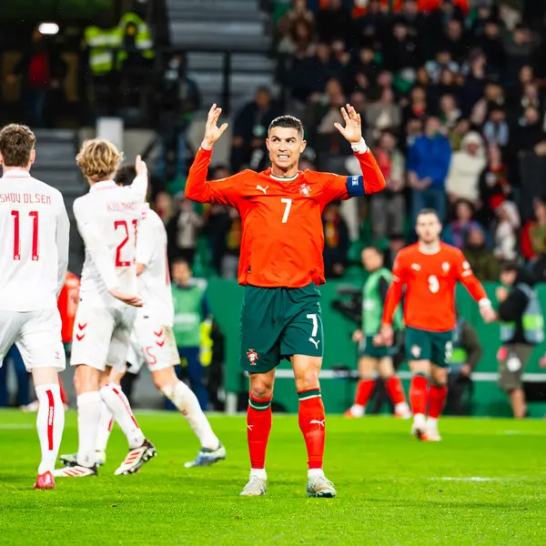 Lizbon, Portekiz. 23 Mart 2025. UEFA Uluslar Ligi: Portekiz Danimarka 'ya karşı. Cristiano Ronaldo Portekiz gol kutlaması