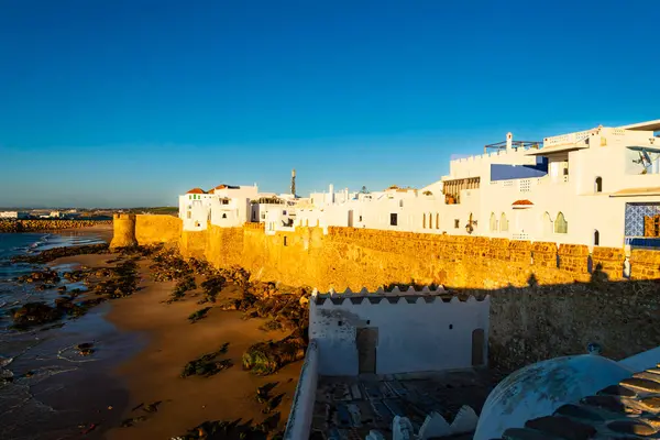 28 Nisan, Assilah, Fas. Asilah, Fas kıyısında Portekiz ve İspanya 'nın işgallerine sahne olan bir şehirdir..