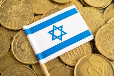 Finans bankacılığı işi için para arka planında İsrail bayrağı.