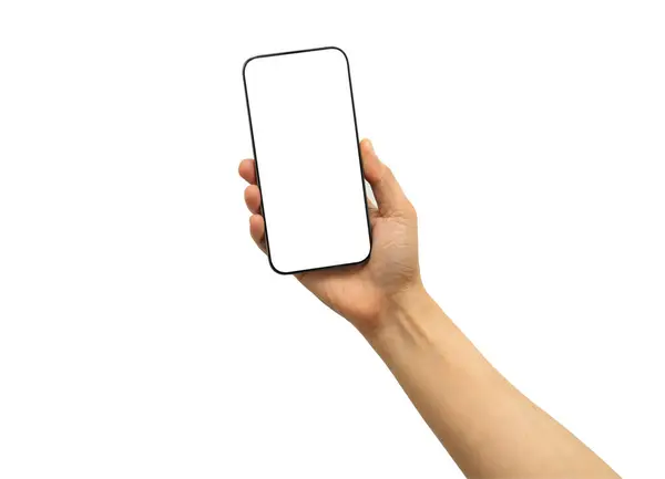 Akıllı telefonu elinde tutan Asyalı kadın beyaz arkaplanda kırpma yolu ile izole edilmiş boş ekran ile.