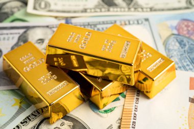 Amerikan doları banknotunda altın külçeleri, finans sektörü yatırım para birimi.