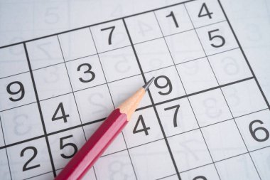 Mantıklı düşünmek için oynanacak bulmaca oyunu.