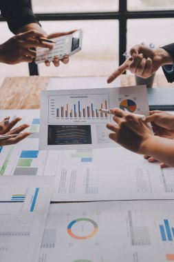 Asya İşletme Ekibi ile yapılan iş görüşmesinde, Finansal Süreç Analizi Projesi 'nin Başarılı Asyalı işadamı bir plan üzerinde çalışma stratejisi ele alındı