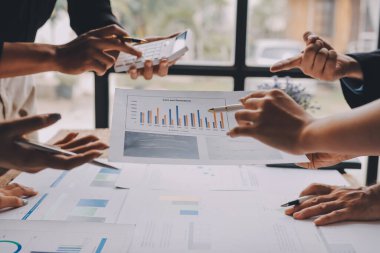 Asya İşletme Ekibi ile yapılan iş görüşmesinde, Finansal Süreç Analizi Projesi 'nin Başarılı Asyalı işadamı bir plan üzerinde çalışma stratejisi ele alındı