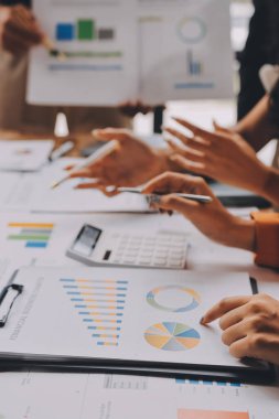 Asya İşletme Ekibi ile yapılan iş görüşmesinde, Finansal Süreç Analizi Projesi 'nin Başarılı Asyalı işadamı bir plan üzerinde çalışma stratejisi ele alındı