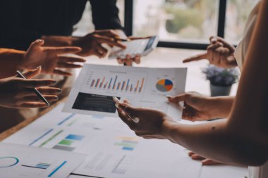 Asya İşletme Ekibi ile yapılan iş görüşmesinde, Finansal Süreç Analizi Projesi 'nin Başarılı Asyalı işadamı bir plan üzerinde çalışma stratejisi ele alındı