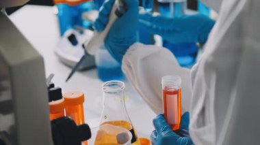 Bilim labaratuar donanımları ile çalışma