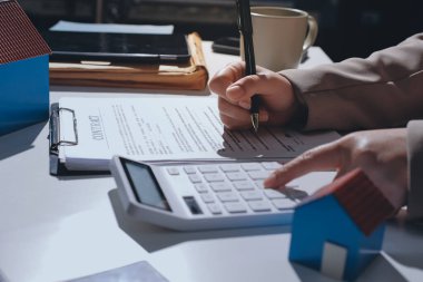 Bayan Emlak Komisyoncusu sunar ve önerilir