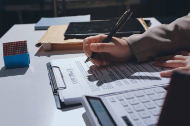 Bayan Emlak Komisyoncusu sunar ve önerilir