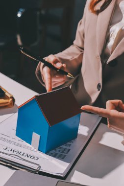 Bayan Emlak Komisyoncusu sunar ve önerilir