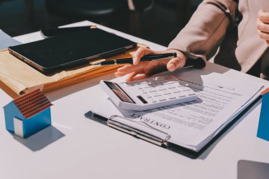 Bayan Emlak Komisyoncusu sunar ve önerilir