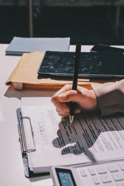 Bayan Emlak Komisyoncusu sunar ve önerilir