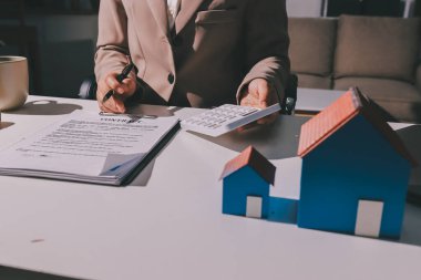 Bayan Emlak Komisyoncusu sunar ve önerilir